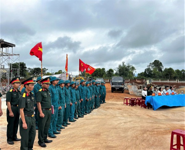 Dựng trường dưới nắng gió biên cương Quảng Trị