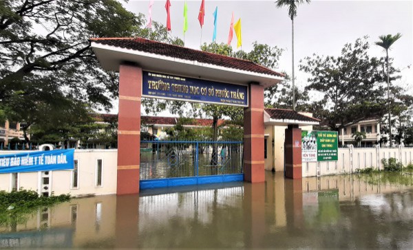 Gia Lai: Ngập lụt phía hạ lưu sông Kôn, nhiều trường học phải đóng cửa Gia Lai: Ngập lụt phía hạ lưu sông Kôn, nhiều trường học phải đóng cửa