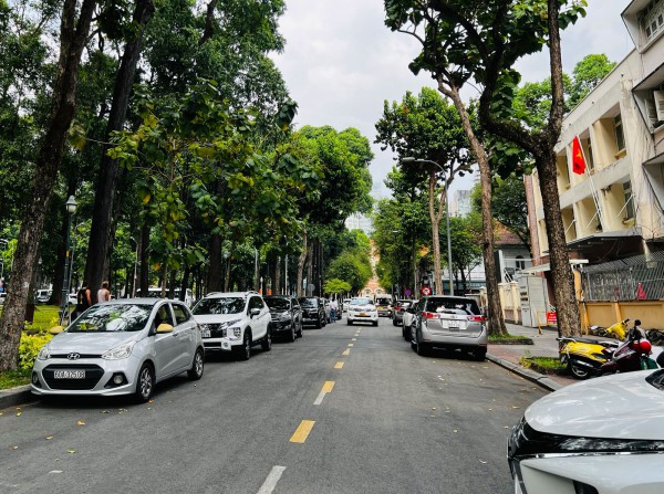 Gỡ khó cho bãi giữ xe công viên Gỡ khó cho bãi giữ xe công viên