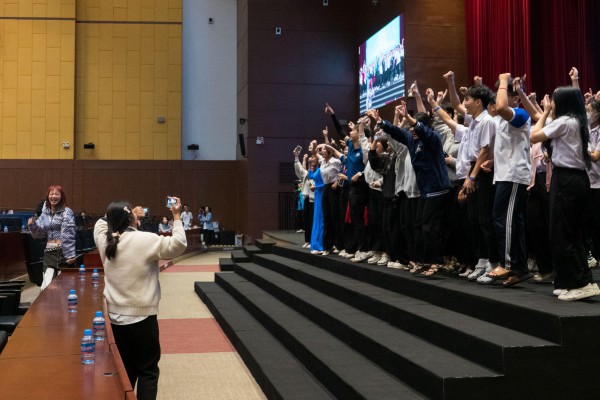 Hình ảnh ngoài đời dễ thương của Giana và Tr.D 