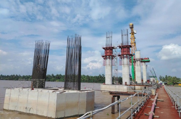 Hình hài cầu Đại Ngãi 1 nối Cần Thơ và Vĩnh Long sau 1 năm khởi công