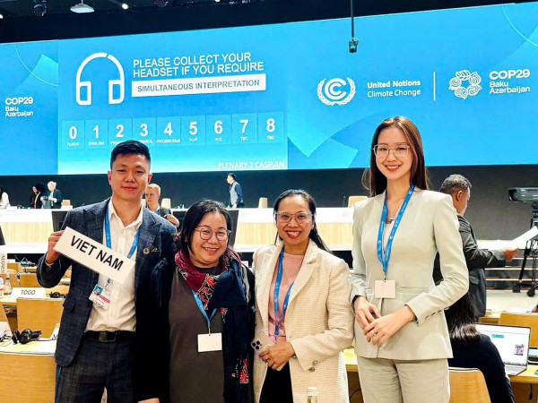 Hoa hậu Lê Nguyễn Bảo Ngọc tốt nghiệp loại giỏi ngành quản trị kinh doanh