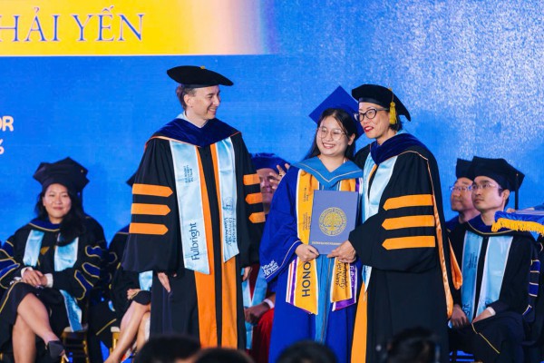 Học bổng Trường Đại học Fulbright Việt Nam: cho những người trẻ dám ước mơ