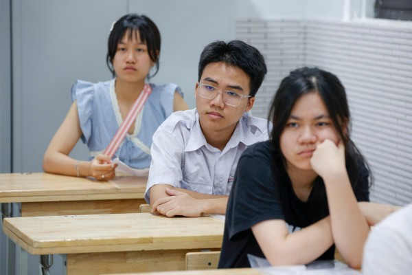 Học sinh Hà Nội bất an trước kỳ thi vào lớp 10