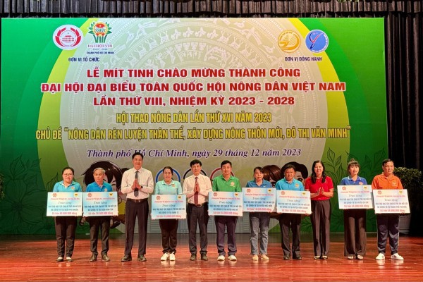 Hội Nông dân TP.HCM vận động được 8,2 tỉ đồng chăm lo nông dân khó khăn