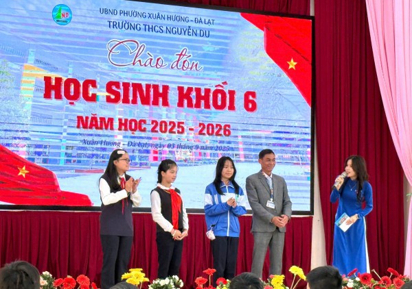 Hơn 1.000 học sinh từ Bình Thuận và Đắk Nông đến Đà Lạt học tập Hơn 1.000 học sinh từ Bình Thuận và Đắk Nông đến Đà Lạt học tập