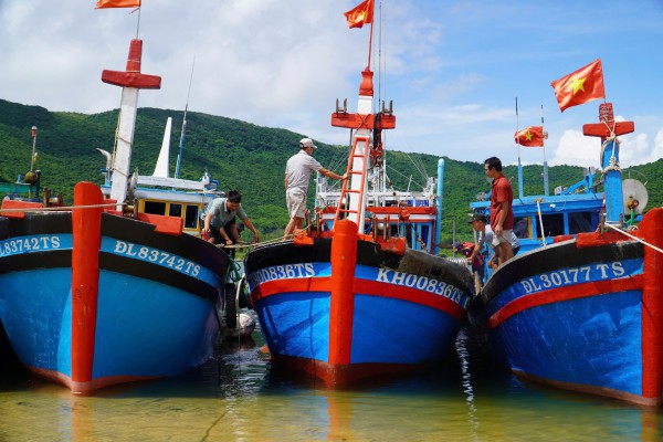 Khánh Hòa: Buộc sơ tán người nuôi trồng thủy sản vào bờ tránh bão số 13