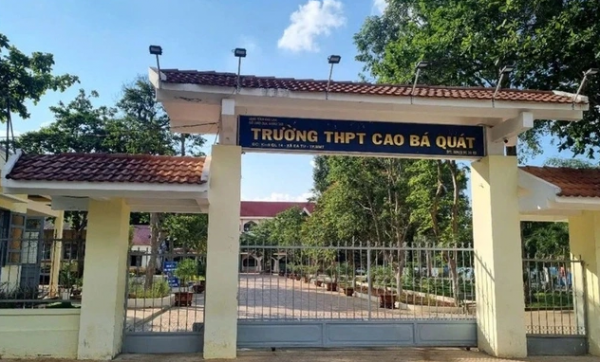 Kỷ luật cảnh cáo hiệu trưởng cho học sinh lớp 12 Kỷ luật cảnh cáo hiệu trưởng cho học sinh lớp 12