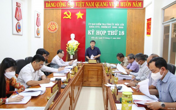 Kỷ luật cảnh cáo nguyên Cục trưởng Cục Thi hành án dân sự tỉnh Đắk Lắk