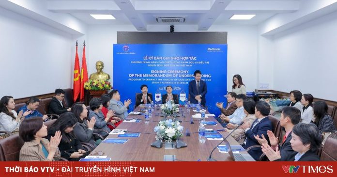 Medtronic ký kết hợp tác nâng cao chất lượng chăm sóc, điều trị đột quỵ tại Việt Nam