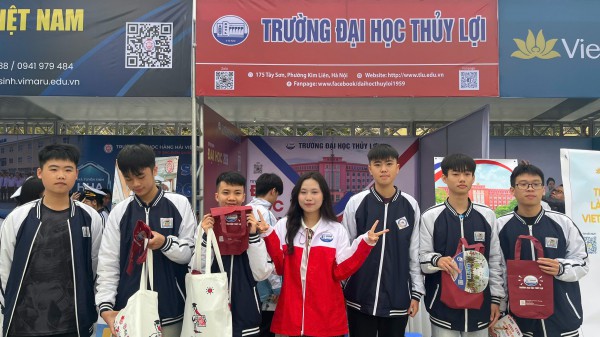 ”Một ngày trải nghiệm hơn cả tháng đọc tài liệu hướng nghiệp”