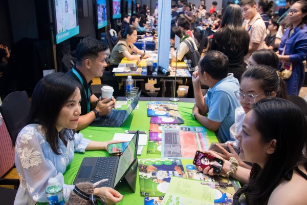 Một nước nói tiếng Anh cấp học bổng chính phủ nhiều kỷ lục cho người Việt