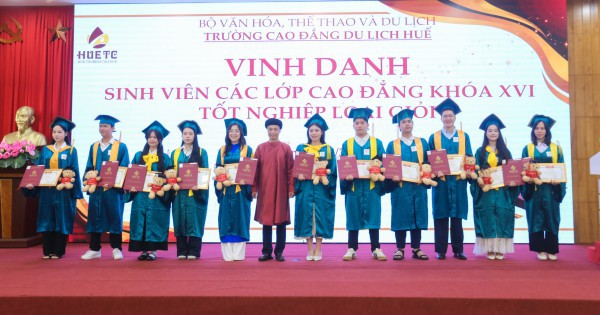 Một trường chỉ hơn 100 sinh viên tốt nghiệp nhưng có đến 4.400 cơ hội việc làm