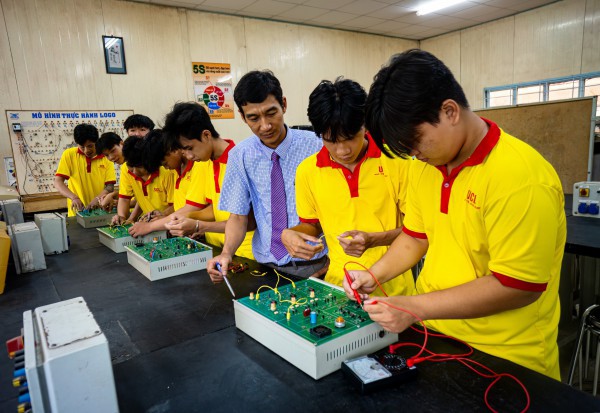 Mức học phí Trường ĐH Cửu Long phù hợp với sinh viên ĐBSCL Mức học phí Trường ĐH Cửu Long phù hợp với sinh viên ĐBSCL