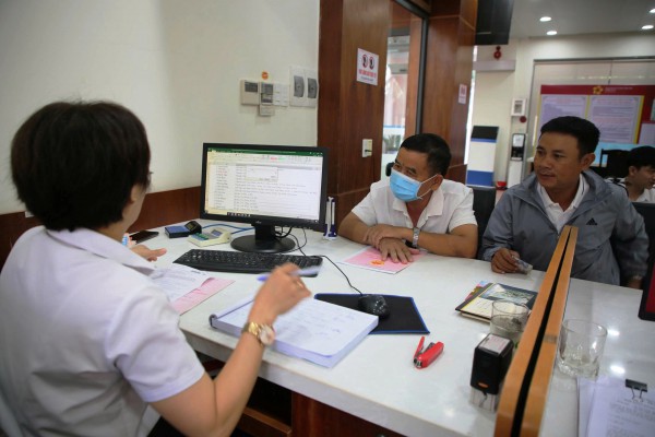 Ngày đầu làm việc ở xã mới: 