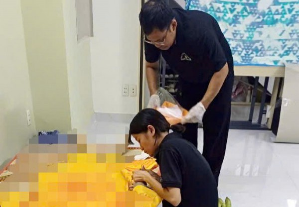 Nghề làm đẹp cho người chết: Cô gái mồ côi vào nghề từ tuổi 14