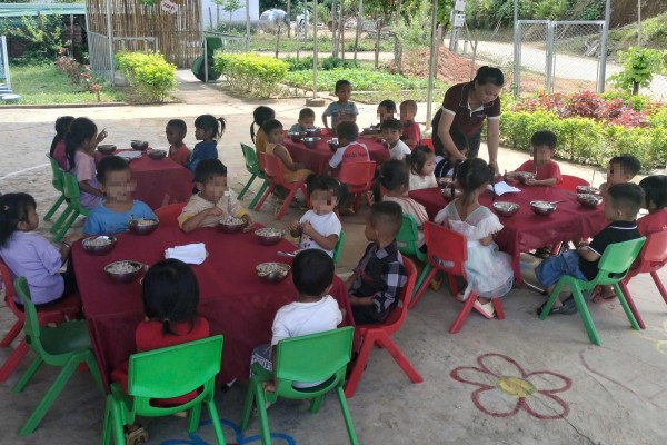 Nghi vấn thiếu minh bạch dự án Nuôi em: Khoảng trống bữa ăn học sinh vùng cao