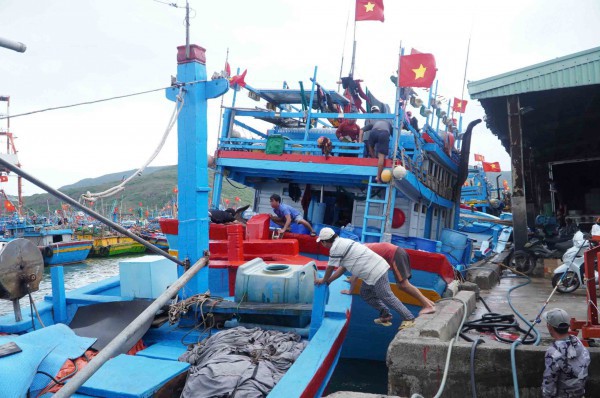 Ngư dân nỗ lực vượt khó