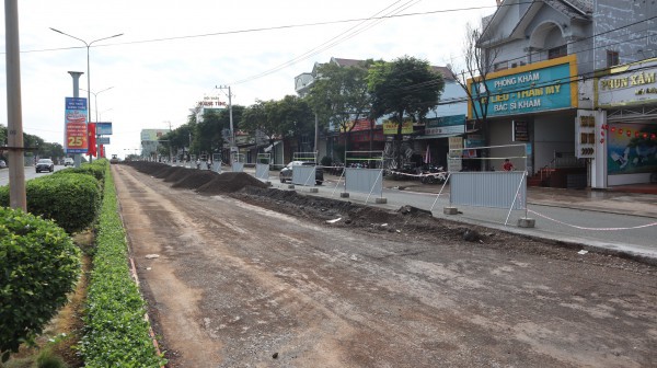 Người dân lo lắng việc sử dụng vật liệu tái chế tại chỗ, sửa quốc lộ 14