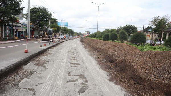 Người dân lo lắng việc sử dụng vật liệu tái chế tại chỗ, sửa quốc lộ 14