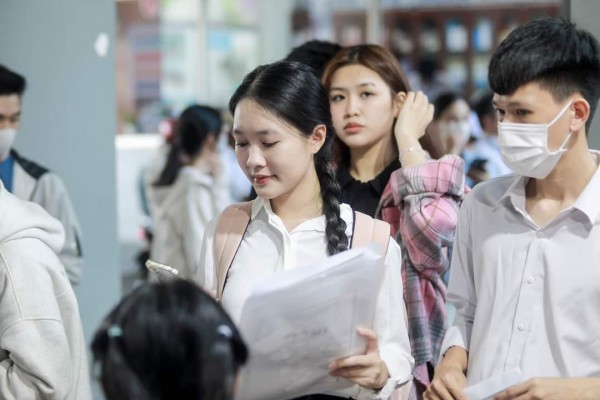 Nhiều trường đại học khẩn trương chỉnh lịch nghỉ Tết dương lịch thành 4 ngày