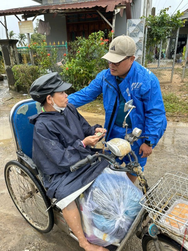 PV Thanh Niên nơi rốn lũ miền Trung: Vừa đưa tin vừa kết nối nhân ái