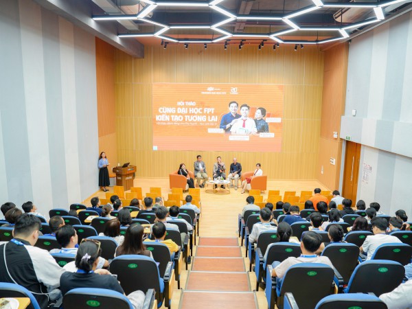 Phụ huynh và học sinh Gen Z kỳ vọng nhiều hơn một tấm bằng đại học