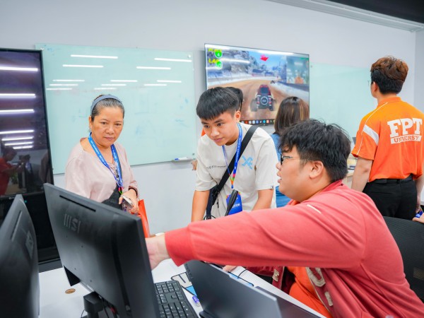 Phụ huynh và học sinh Gen Z kỳ vọng nhiều hơn một tấm bằng đại học