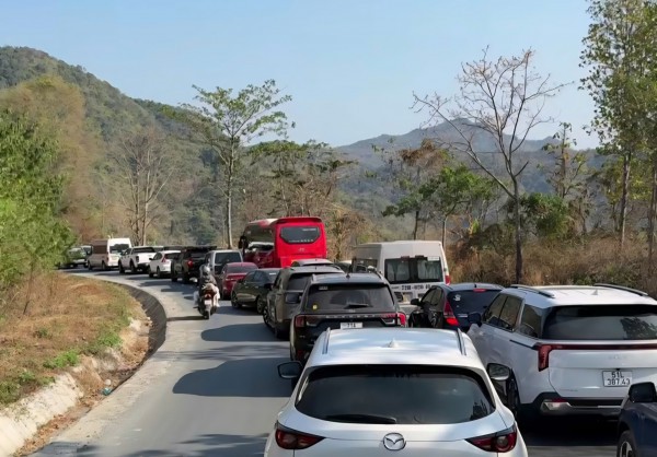 Quốc lộ 28B: Nỗi ám ảnh của tài xế, du khách trong dịp Tết Bính Ngọ