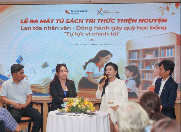 Ra mắt tủ sách 