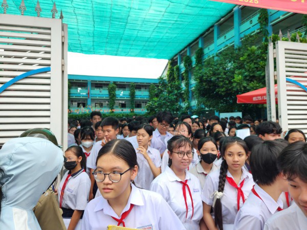 Rất dễ làm lạc đề thi văn lớp 10 TP.HCM nếu chỉ đọc qua loa, vì sao? Rất dễ làm lạc đề thi văn lớp 10 TP.HCM nếu chỉ đọc qua loa, vì sao?
