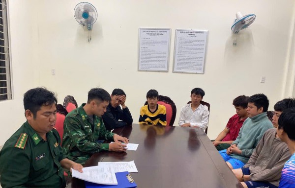 Rời tàu cá mắc cạn bơi vào bờ trong đêm, một thuyền trưởng mất tích Rời tàu cá mắc cạn bơi vào bờ trong đêm, một thuyền trưởng mất tích