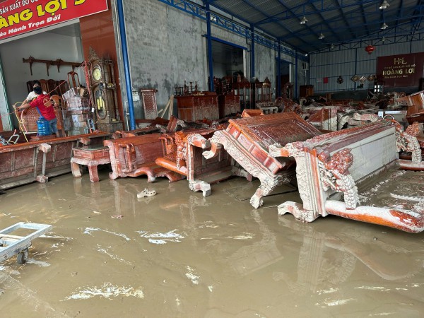 Rốn lũ Phú Yên cũ gượng dậy giữa đổ nát sau ngập lụt lịch sử