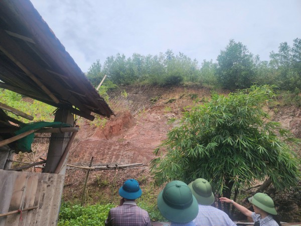 Sạt lở đất đe dọa khu dân cư, Quảng Trị công bố tình huống khẩn cấp Sạt lở đất đe dọa khu dân cư, Quảng Trị công bố tình huống khẩn cấp