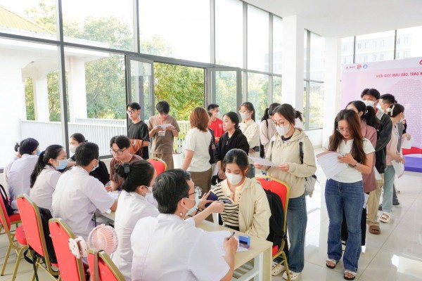 Sinh viên y dược hưởng ứng ngày hội hiến máu Sinh viên y dược hưởng ứng ngày hội hiến máu