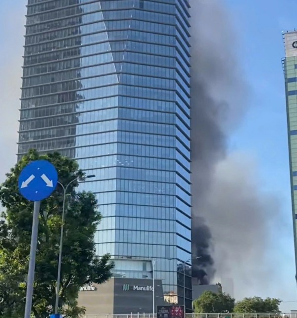 TP.HCM: Cháy sân thượng tòa nhà kinh doanh spa gần cầu Ba Son