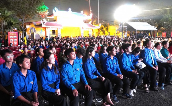 TP.HCM: Hào khí vùng bưng 6 xã sống lại trong đêm nghệ thuật ở Long Trường