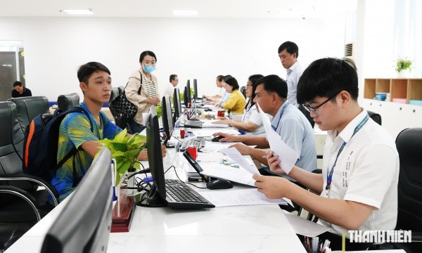 TP.HCM điều động công chức quy mô lớn