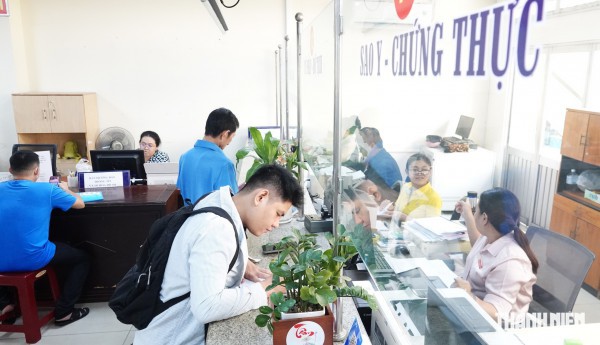 TP.HCM điều động công chức quy mô lớn