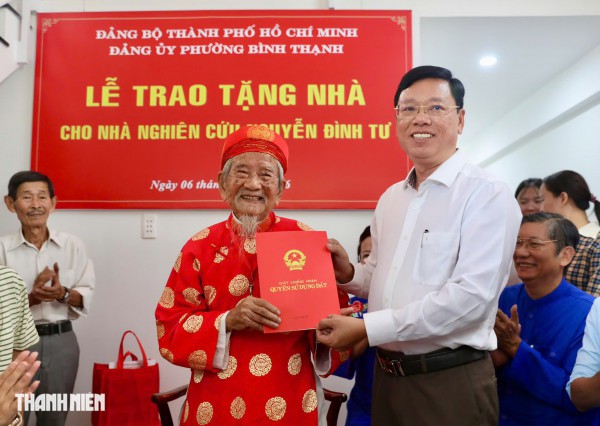 TP.HCM trao tặng nhà mới cho nhà nghiên cứu Nguyễn Đình Tư ở tuổi 106