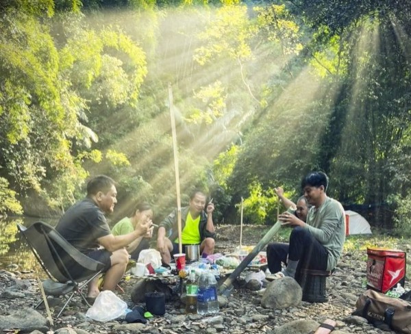 ”Tắm rừng”, trào lưu chữa lành hay nỗi sợ bỏ lỡ? ”Tắm rừng”, trào lưu chữa lành hay nỗi sợ bỏ lỡ?