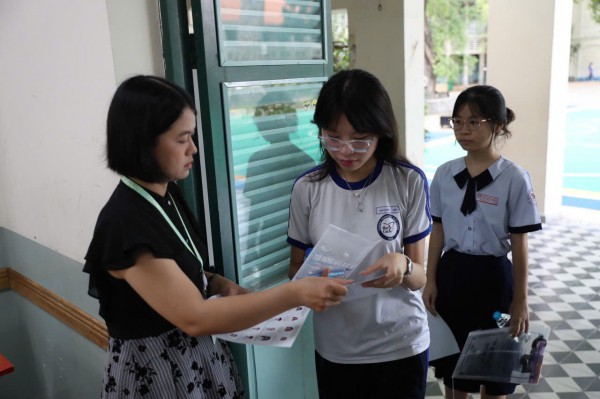 Thi tốt nghiệp THPT 2026: Bộ GD-ĐT dự kiến nhiều điểm mới, không còn thẻ dự thi