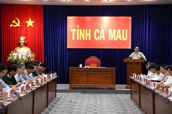 Thủ tướng Phạm Minh Chính: Nghiên cứu căn cơ những dự án phòng, chống sạt lở