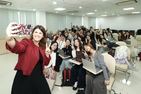 Tổng lãnh sự Anh tại TP.HCM nêu bí quyết du học Anh thành công