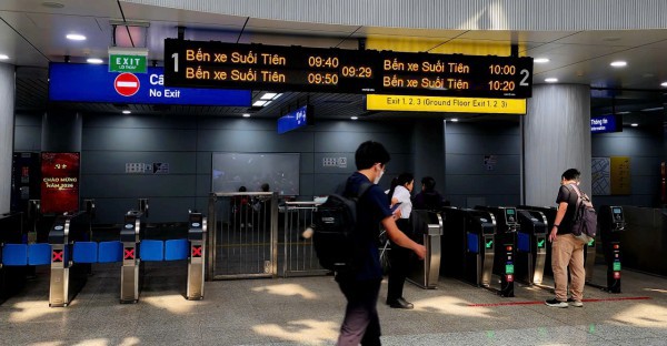 Trang bị máy khử rung tim tự động cấp cứu đột quỵ tại nhà ga metro TP.HCM