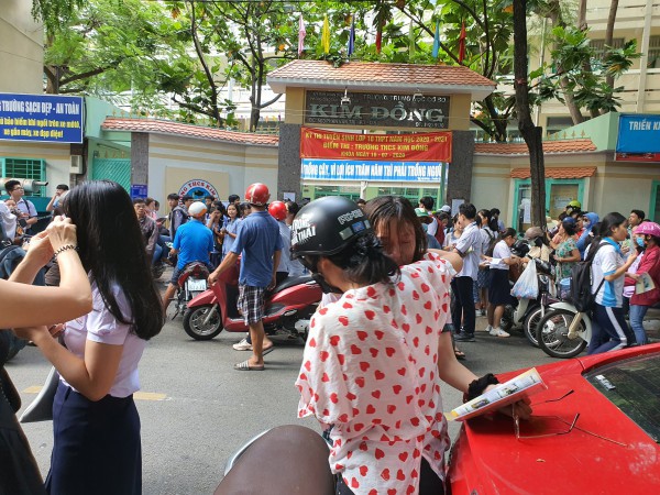 Tranh luận dữ dội về bỏ thi tuyển sinh lớp 10