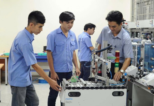 Trung học nghề là gì, học sinh có nhiều cơ hội lựa chọn ra sao? Trung học nghề là gì, học sinh có nhiều cơ hội lựa chọn ra sao?