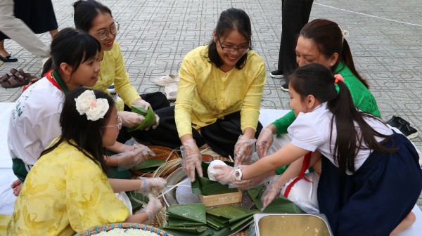 Trước kỳ nghỉ Tết Nguyên đán 2026: Trường học TP.HCM nhộn nhịp hội xuân