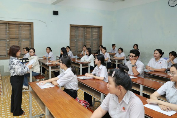 Trước kỳ thi tốt nghiệp THPT, điều gì khiến thí sinh lo hơn... độ khó của đề?