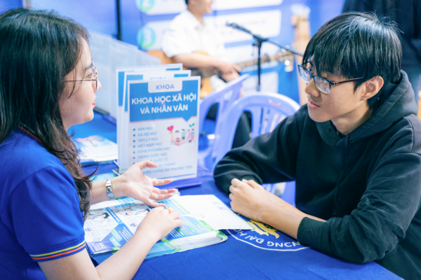 Trường ĐH Văn Hiến xét tuyển học bạ từ 18 điểm, nhiều học bổng hấp dẫn